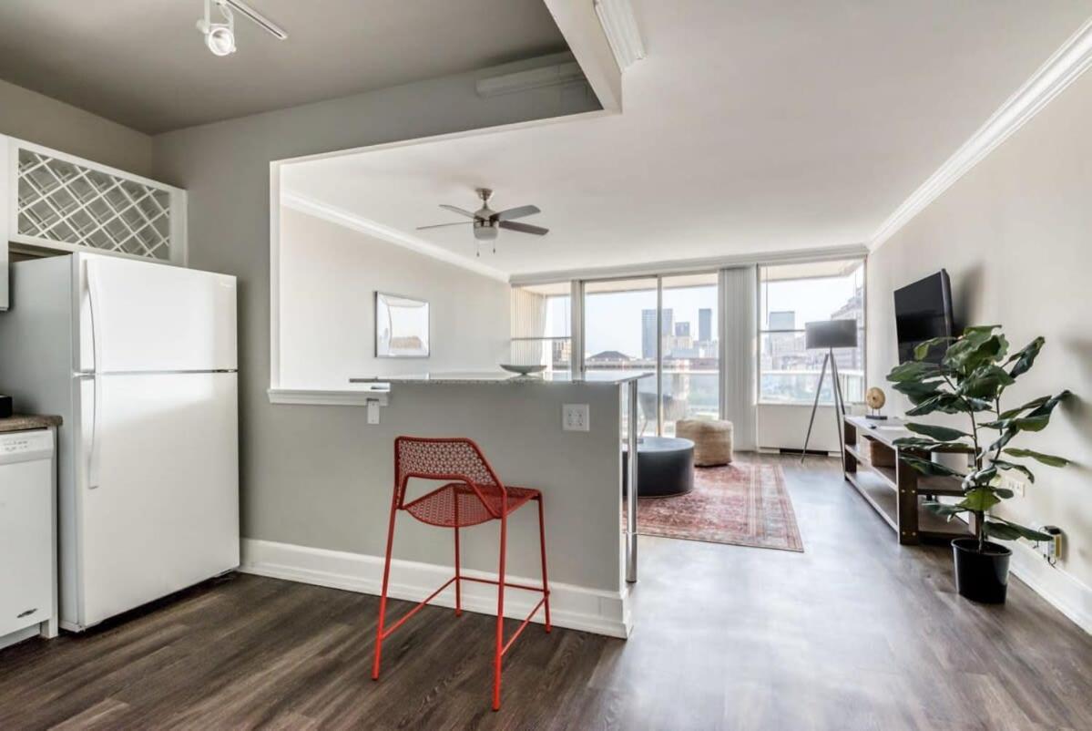 Cozysuites 800 Tower 1br With Gym! 15